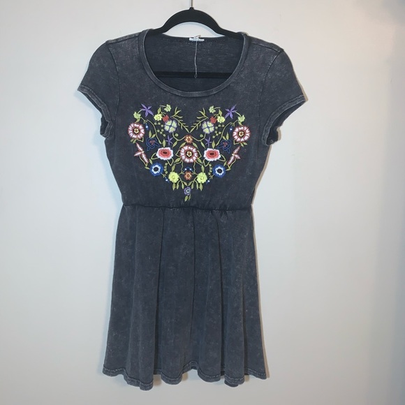 Charcoal Embroidered En Creme Dress - Picture 2 of 5